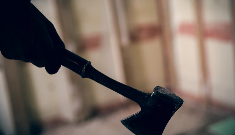 Bərdədə baş verən dəhşətli qətlin təfərrüatı: "Girdim yanına, gördüm ki, baltalayıb..."