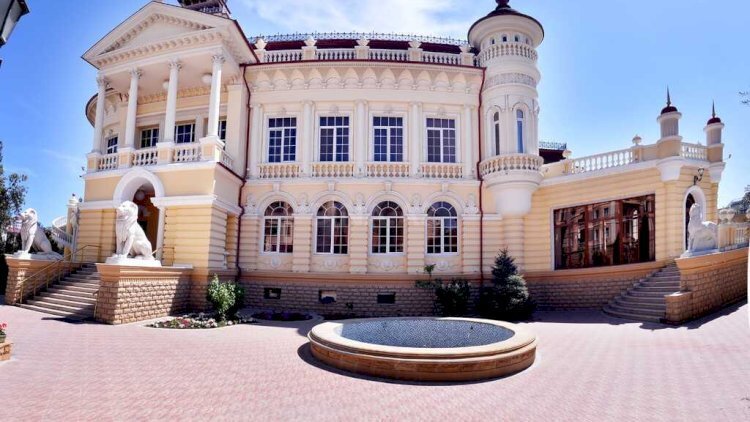 Bakıda məmur evini 15 milyona satışa çıxardı - FOTOLAR