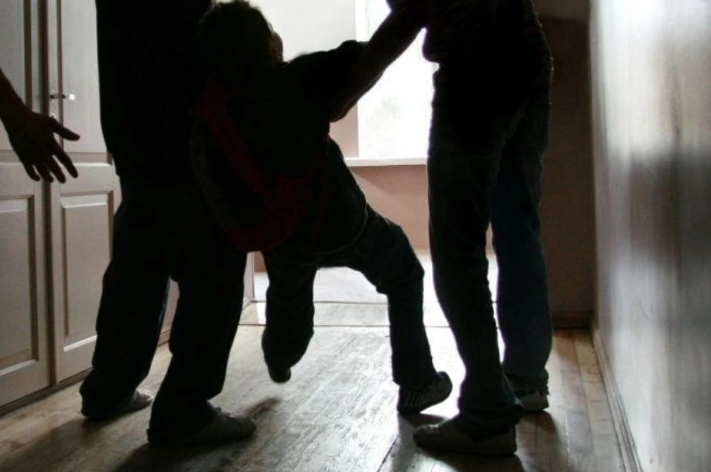 Bakıda iş adamı girov götürüldü - Hadisə anının GÖRÜNTÜLƏRİ