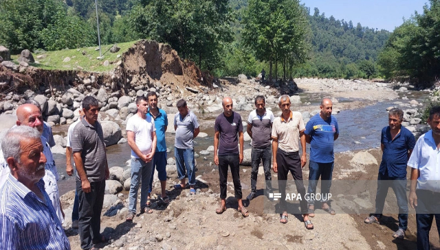 Lənkəranda sel körpünü aparıb, dörd kəndin sakinləri çətinliklə üzləşiblər