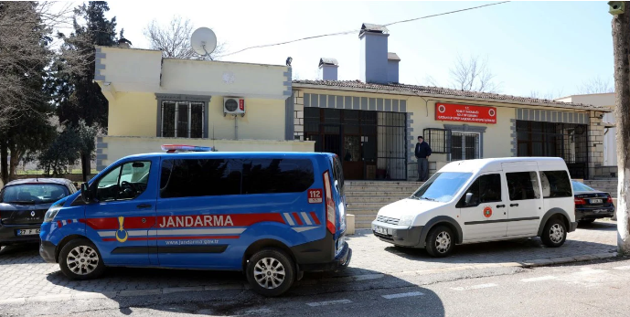 Borc üstündə dostunu öldürdü