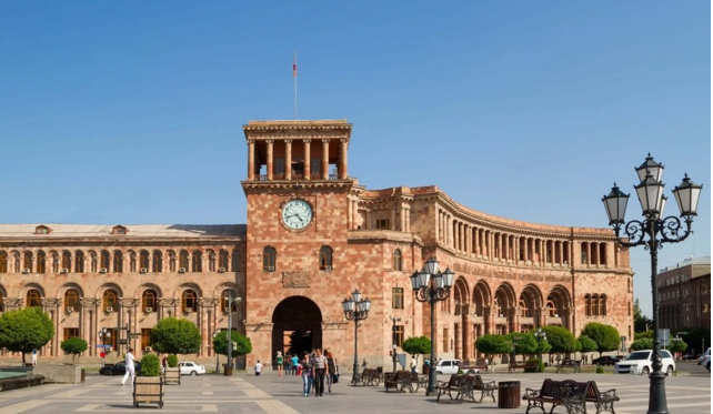 Ermənistan üçün vəd olunan "qaynar payız": İrəvan düşdüyü labirintdən necə çıxa bilər?