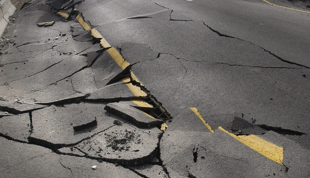 Yaponiyada güclü zəlzələ oldu: Sunami təhlükəsi elan edildi