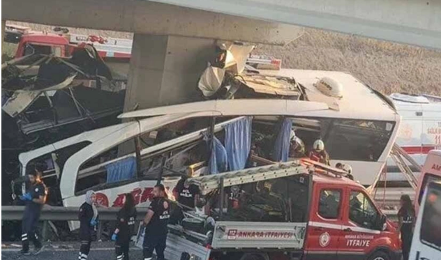 Ankarada dəhşətli avtobus qəzası: Ölənlərin sayı artdı