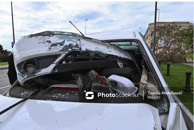 Abşeronda minik maşını aşıb: Xəsarət alan var