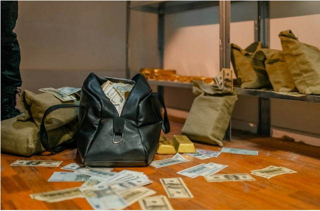 Nardaranda evdən 20 min manat oğurlanıb