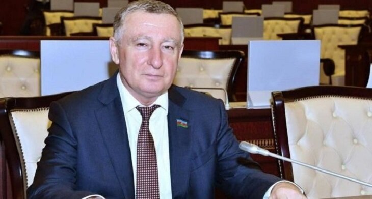 Məşhur Məmmədov deputat seçilmək üçün öz işçisi ilə mübarizə aparır