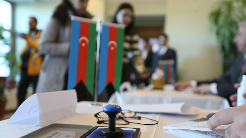 Deputat olmaq istəyən fəhlə, kuryer, xadimə və çilingərlər...