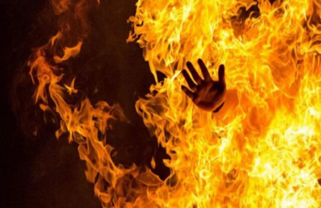 Salyan sakini özünü yandırıb