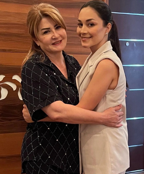 Xalq artisti uzun illərdir övladını görmür: "Çox həyəcanlı, kədərli günlər yaşayıram"