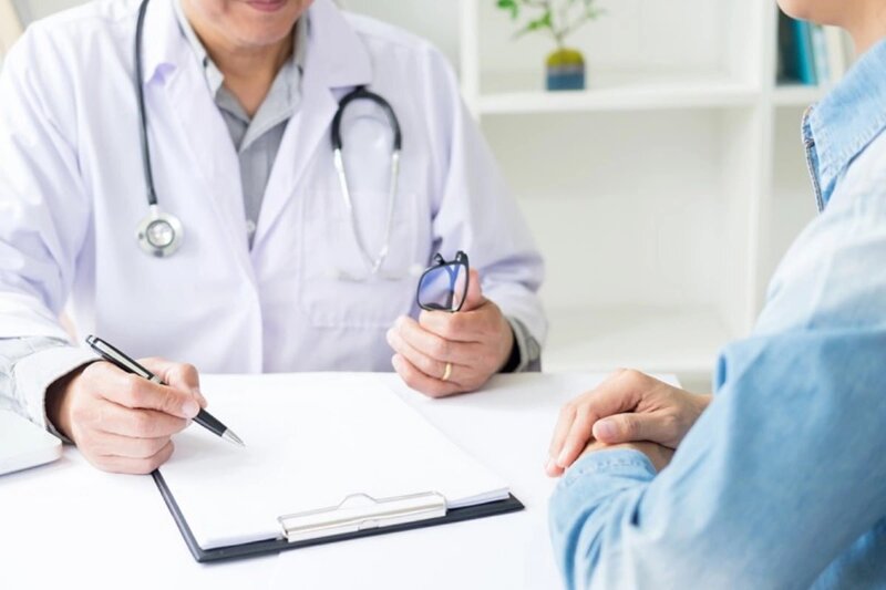 Poliklinikalarda "HƏRC-MƏRCLİK" - 18 yaşa qədər pulsuz verilən arayışı niyə 40 manata satırlar?