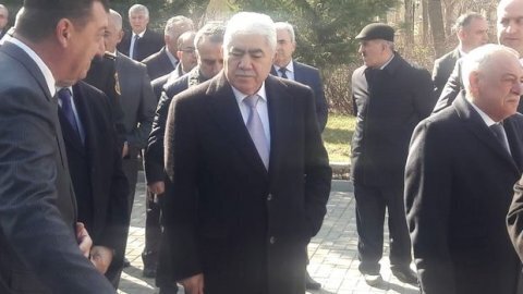 Tikinti oliqarxı Ağalar Vəliyevin "internet" monopoliyası... -""Aznet"dən uzaq durun!"