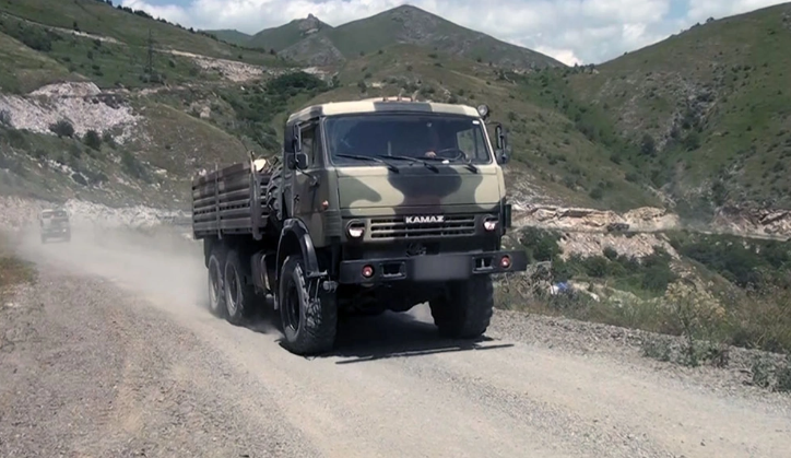 Göygöldə hərbi yük maşını qəzaya düşdü