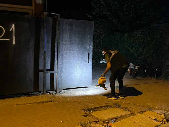 Çay içərkən güllələndi