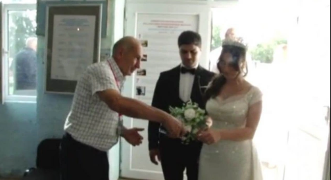 Tovuzda bəy və gəlin səs verdilər