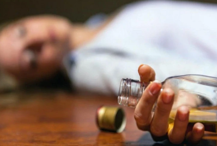 Ağdaşda 3 uşaq anası əsəbiləşib sirkə turşusu içdi