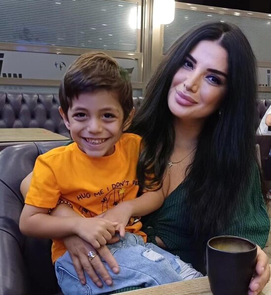 "Kamerton"un Gülnarəsindən oğlu ilə YENİ FOTOLAR