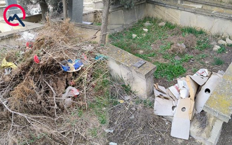 "Qurd qapısı" qəbiristanlığında antisanitar VƏZİYYƏT: Məzarların arası zibil dolub