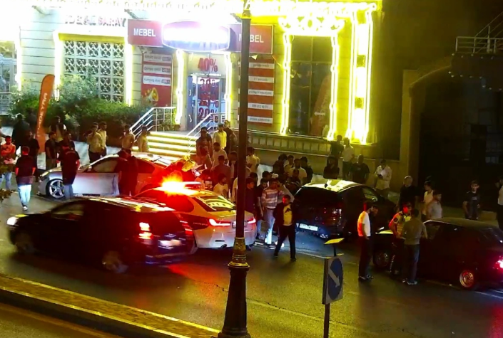 Paytaxtda QƏZA: İşıqfor yararsız vəziyyətə düşdü