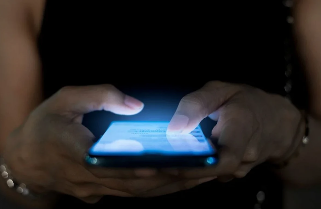 Mobil telefondan istifadə beyin xərçənginə səbəb olur? - ÜST AÇIQLADI