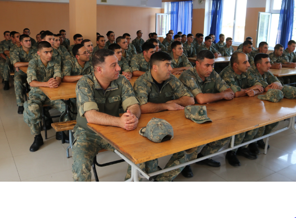 Hərbi Prokurorluğun və Müdafiə Nazirliyinin birgə keçirdiyi maarifləndirmə tədbirləri davam edir