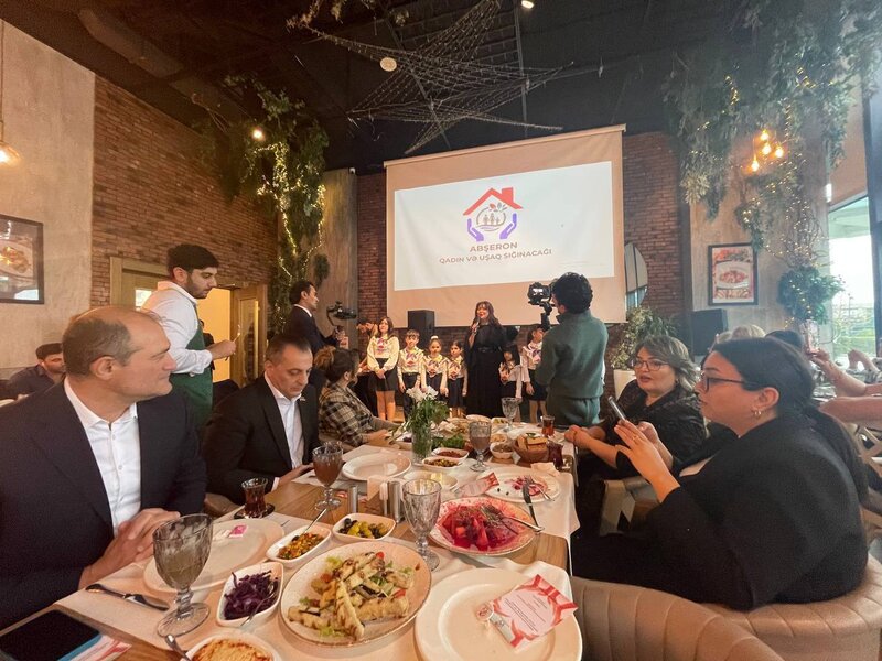 "Sığınacaq Tapan Qəlblər" adlı xeyriyyə məqsədli ziyafət yeməyi təşkil edilib