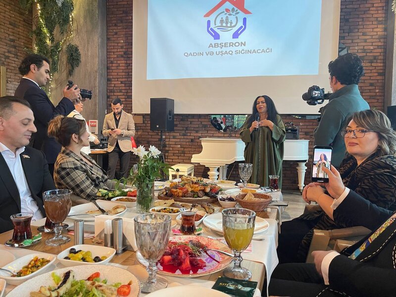 "Sığınacaq Tapan Qəlblər" adlı xeyriyyə məqsədli ziyafət yeməyi təşkil edilib