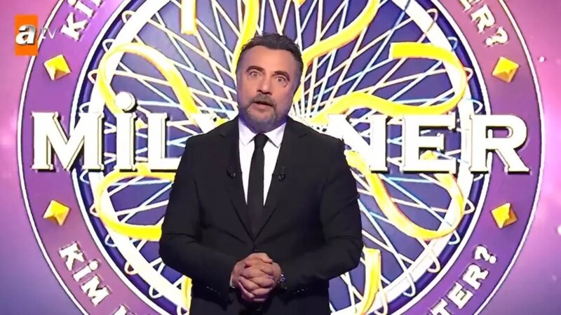 Aparıcının yaşadığı çətin anlar onun üz ifadəsinə də yansıdı - VİDEO