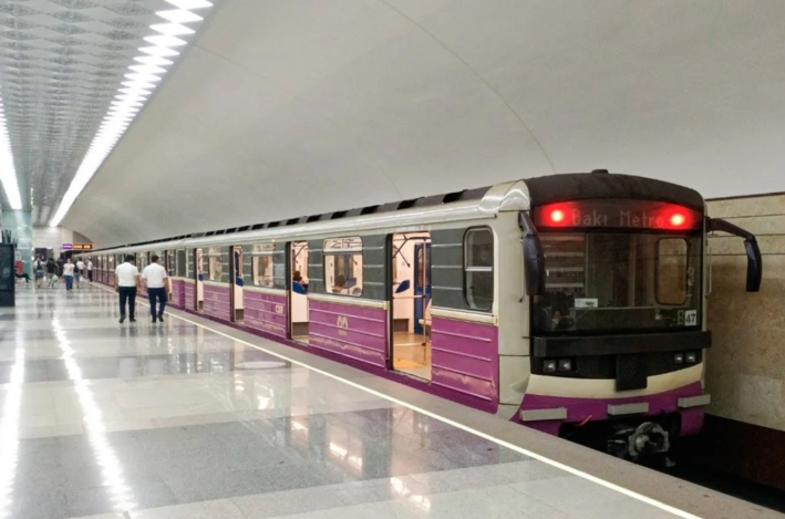 Metrodan istifadə edən sərnişinlərə PİS XƏBƏR