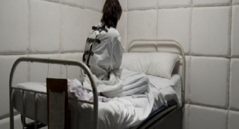 Azərbaycanda ŞOK: falçıya gedən qadın "dəli oldu"