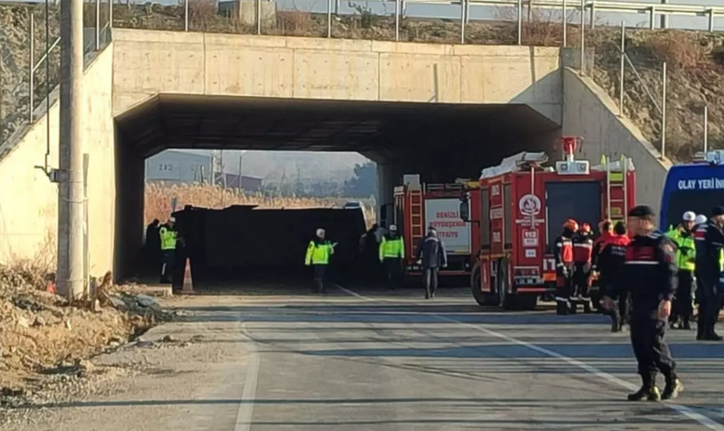 İşçiləri daşıyan mikroavtobus aşıb: 4 nəfər ölüb