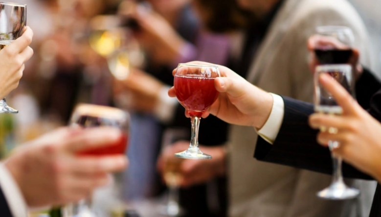 Ağcabədidə bələdiyyə seçkisində qalib qəldi- Qəbələdə qonaqlıq verdi, hesabı ödəməyib qaçdı.....