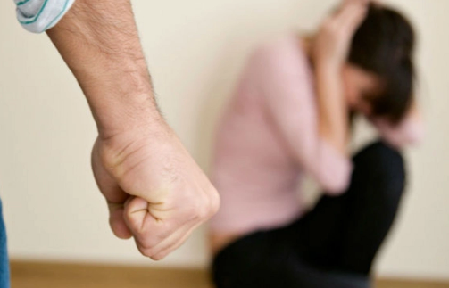 Arvadını üzqırxana görə döyən şəxsə hökm oxundu