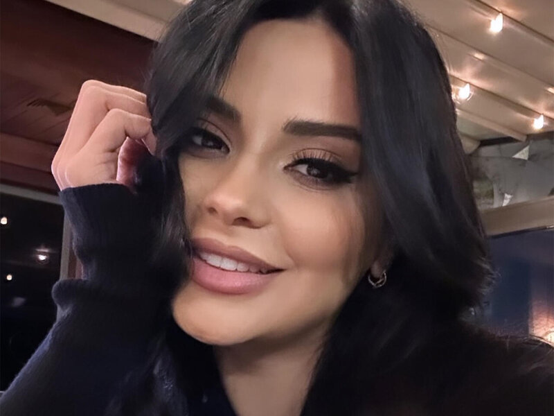 Vüsalə qarlı havada dəbdəbəli villasından VİDEO yaydı