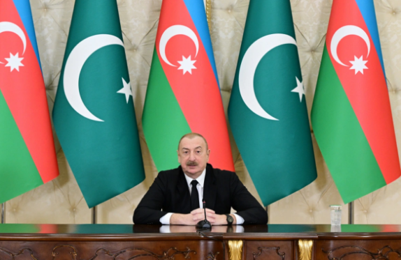 Prezident: "Beynəlxalq münasibətlərdə Pakistanla bir-birimizə dəstəyi davam etdirəcəyik"