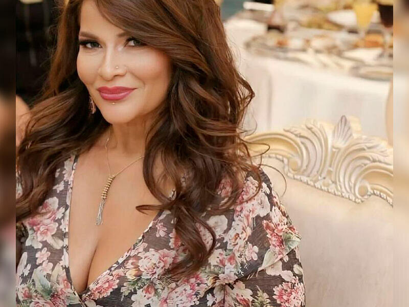 Əməkdar artist geyimi ilə diqqət çəkdi - VİDEO