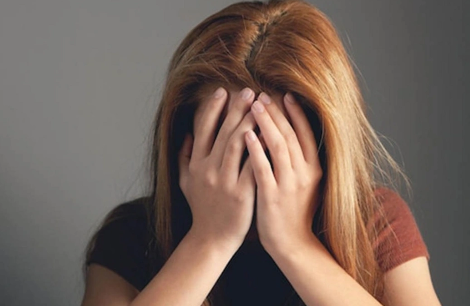 Azərbaycanda 15 yaşlı qızına qarşı əxlaqsız hərəkət edən 51 yaşlı ataya cəza verildi