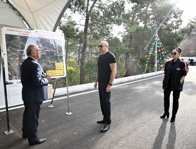 Prezidentlə xanımı Ağdərədə yol açılışında - Fotolar