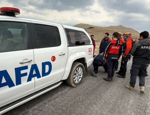 Alpinistlər Artos dağında qaldı: Birinin ayağı sındı