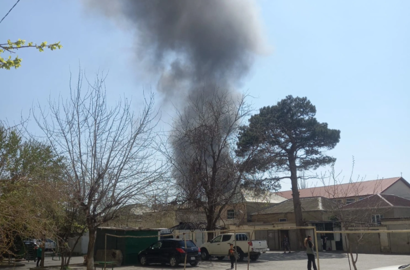 Zabrat qəsəbəsində yanğın başlayıb