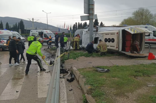 Əsgərləri daşıyan avtobus aşdı - VİDEO