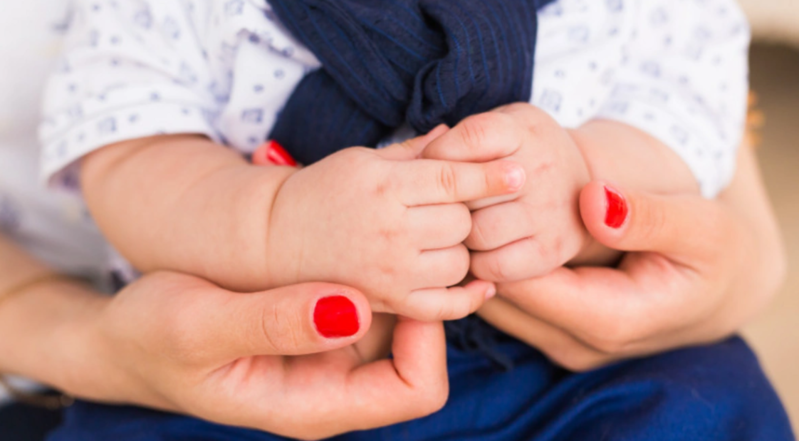 Tovuzda anası tərəfindən tərk edilən uşaq körpələr evinə veriləcək