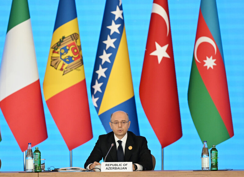 Prezident "Gülüstan"​ sarayında iclasda iştirak etdi - Fotolar