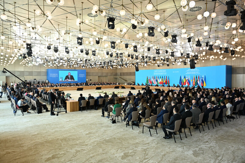 Prezident "Gülüstan"​ sarayında iclasda iştirak etdi - Fotolar