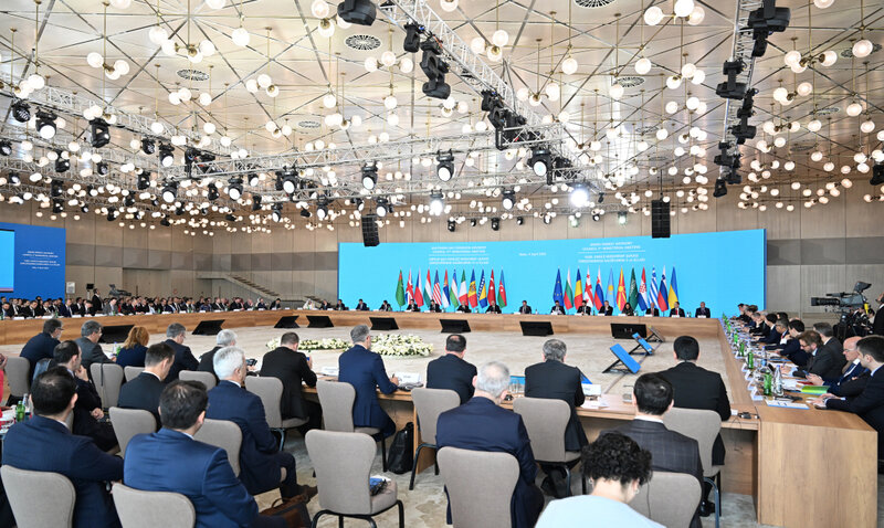 Prezident "Gülüstan"​ sarayında iclasda iştirak etdi - Fotolar