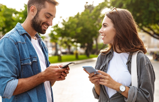 Smartfon kişilər, yoxsa qadınlar üçün daha çox ziyandır?