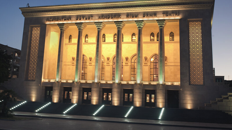 "Azdrama"da əlbəyaxa dava: Xalq artistinə hücuma keçdilər (YENİLƏNİB)