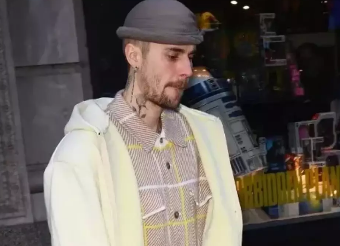 Justin Bieberdən təəccüblü hərəkət: Məşhur müğənnini sosial şəbəkədə izləməyə aldı