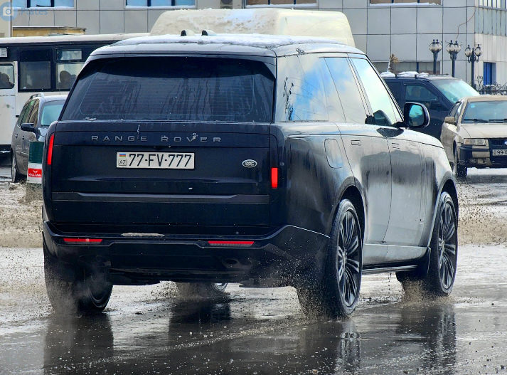 77-FV-777 "Range Rover"in sürücüsü qayda pozaraq DYP-nin əmrinə tabe olmadı
