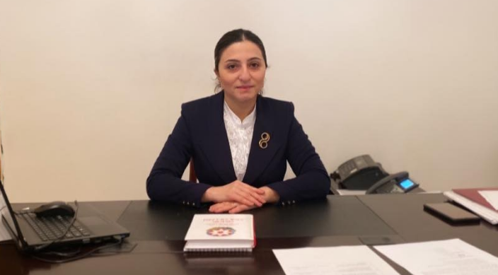 ŞƏHİD QIZI TƏHSİL ŞÖBƏSİNİN MÜDİRİNDƏN ŞİKAYƏTÇİDİR - Prezidentə müraciət